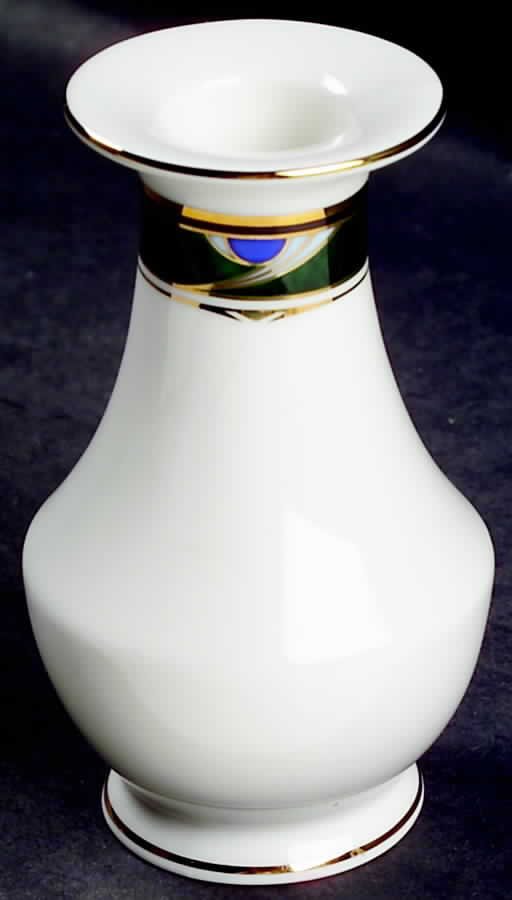 Cypress Single Light Candlestick by Nikko-1