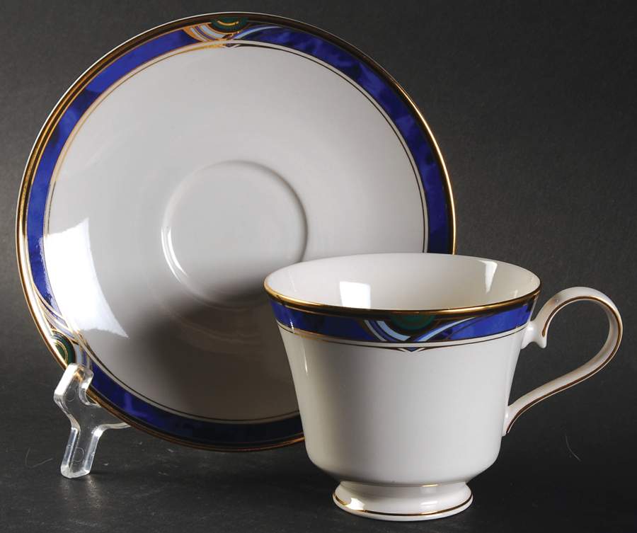 Metropolis Footed Cup & Saucer Set by Nikko-1