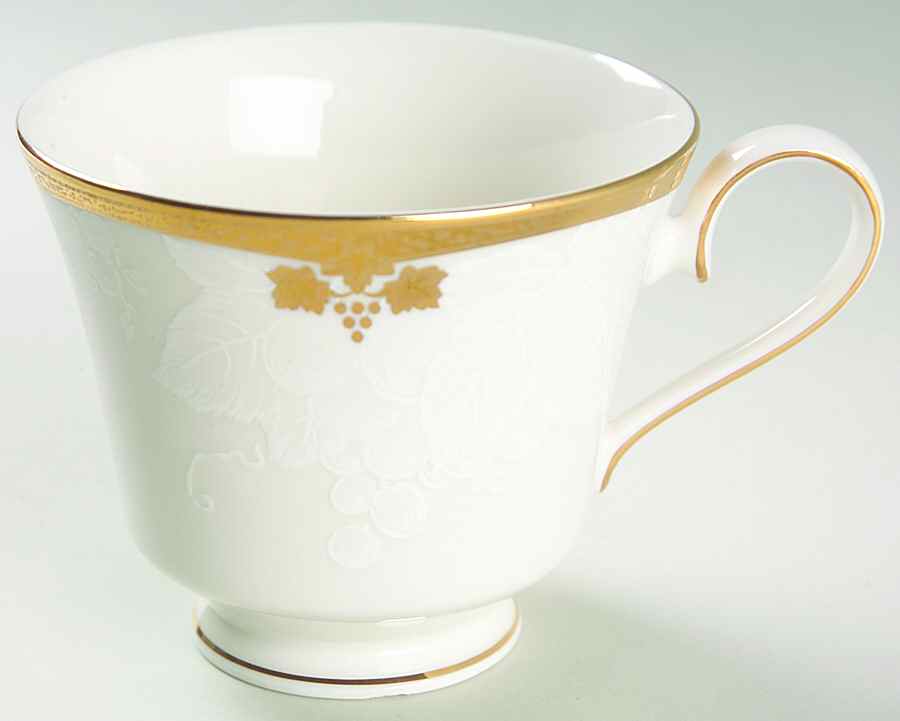Ambrosia Footed Cup by Nikko-1