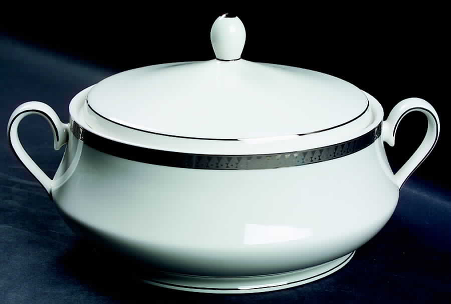 Inca Platinum 1.5 Qt Round Covered Casserole by Nikko-1