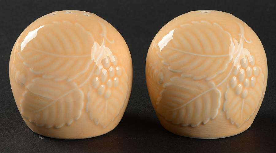 Woodbury Melon Salt & Pepper Set by Nikko-1