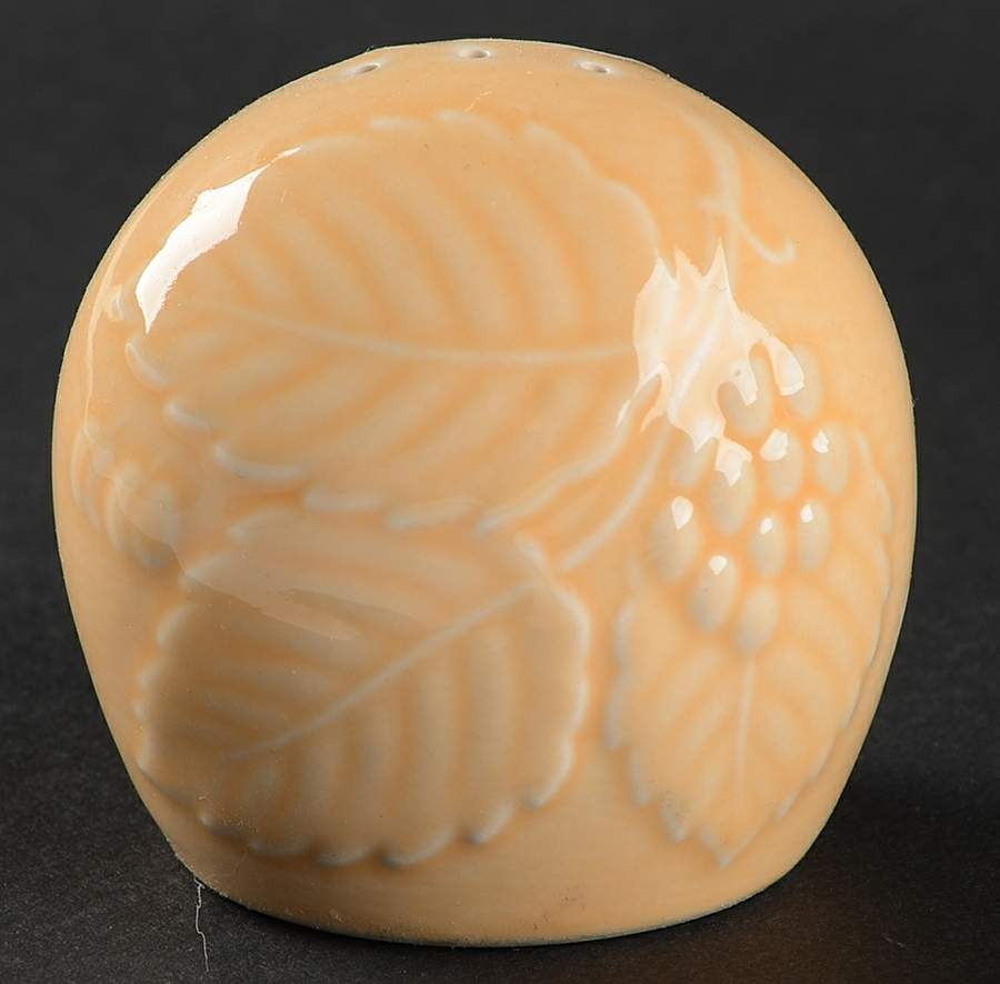 Woodbury Melon Pepper Shaker by Nikko-1
