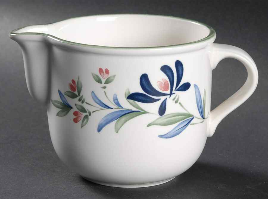 Berkshire Creamer by Nikko-1