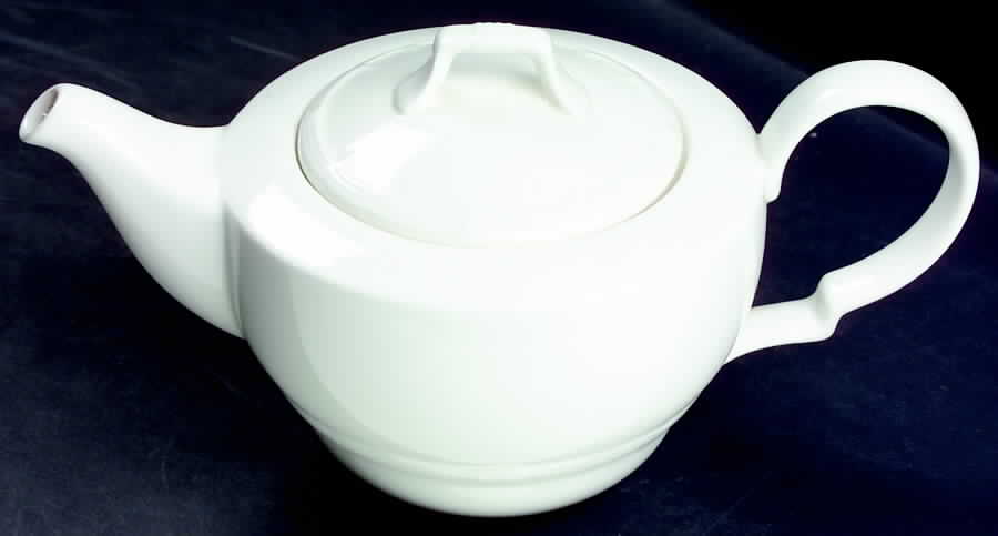La Creme Teapot & Lid by Nikko-1