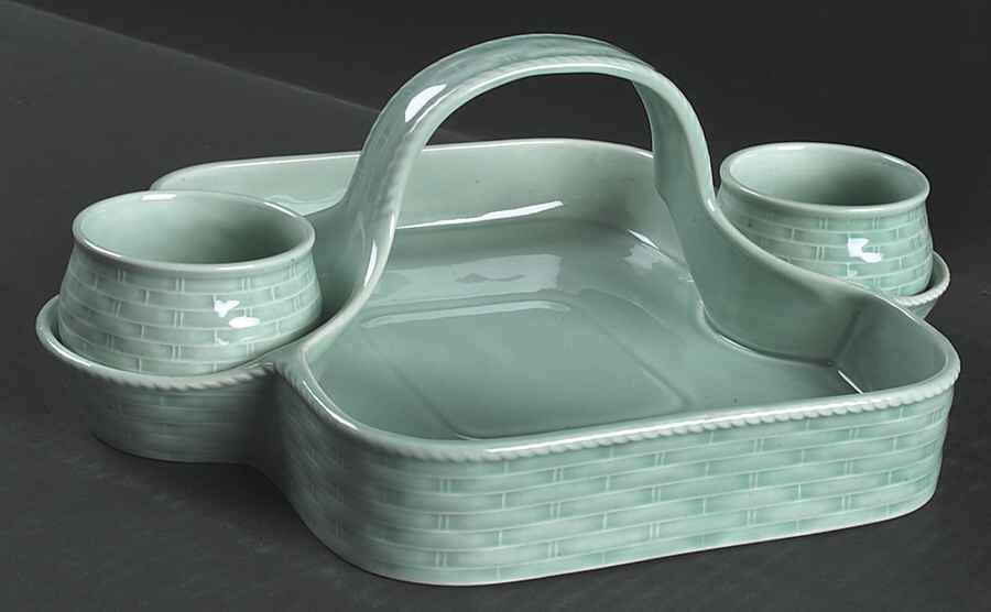 Woodbury Basket Green Hostess Tray with 2 Bowls by Nikko-1