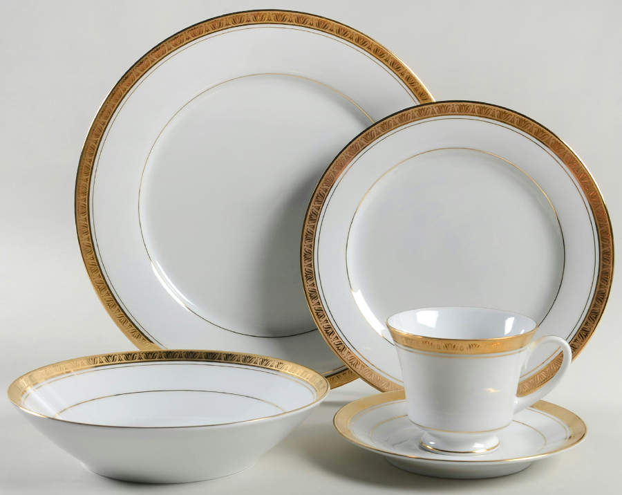 Legacy Gold 5 Piece Place Setting by Noritake-1