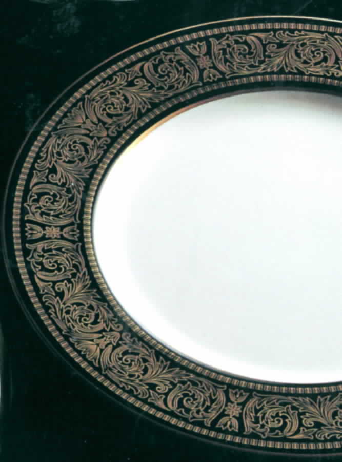 Mount Holyoke Dinner Plate by Narumi-1