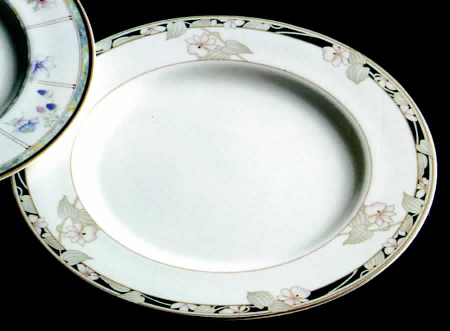 June Orchid Dinner Plate by Narumi-1