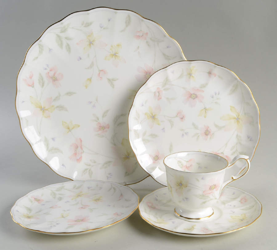 Pastel Garden 5 Piece Place Setting by Narumi-1