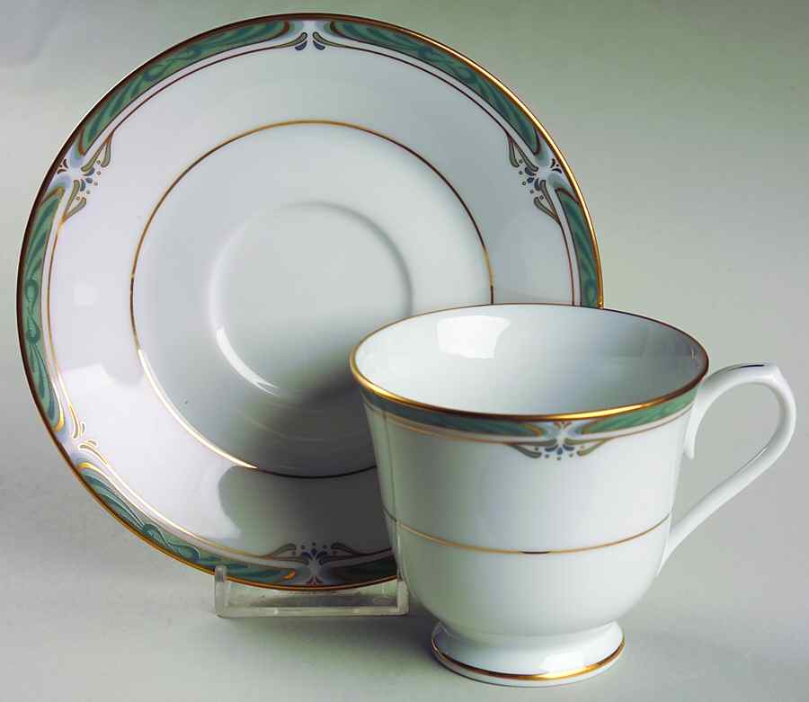 Glenabbey Footed Cup & Saucer Set by Noritake-1