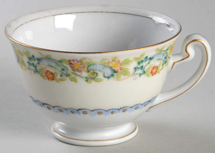 NAT28 Footed Cup by National China-1
