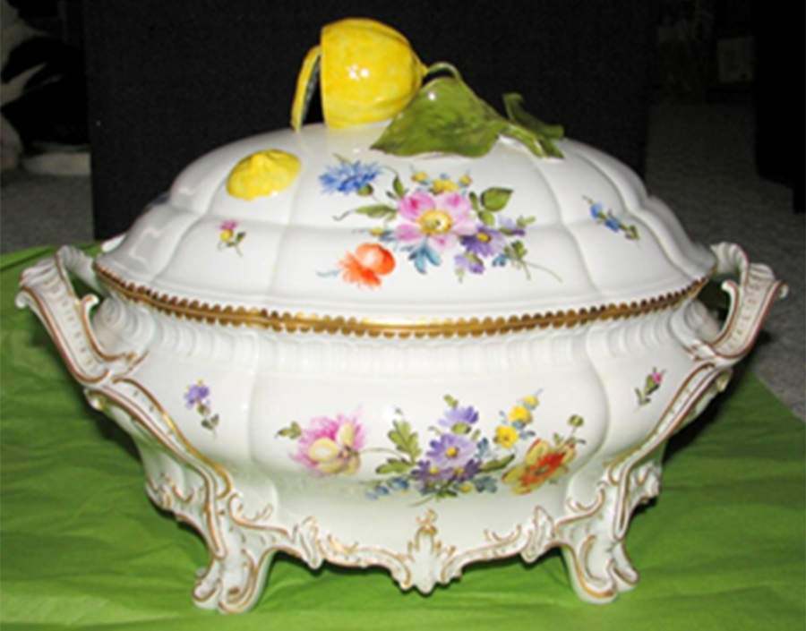 1012 Oval Tureen & Lid by Nymphenburg-1