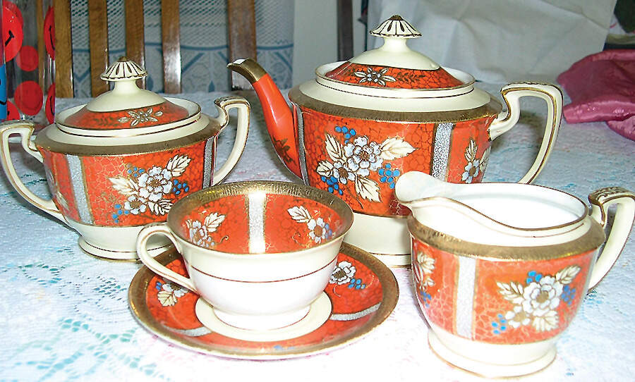 N1305 Footed Cup & Saucer Set by Noritake-1