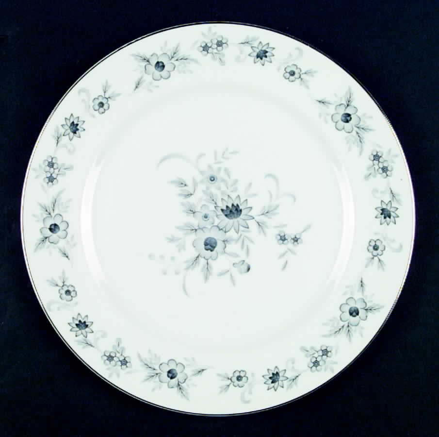 Champlain (Rounded and Pointed Flowers) Dinner Plate by Nasco (Japan)-1