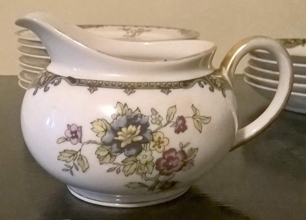 N1320 Creamer by Noritake-1