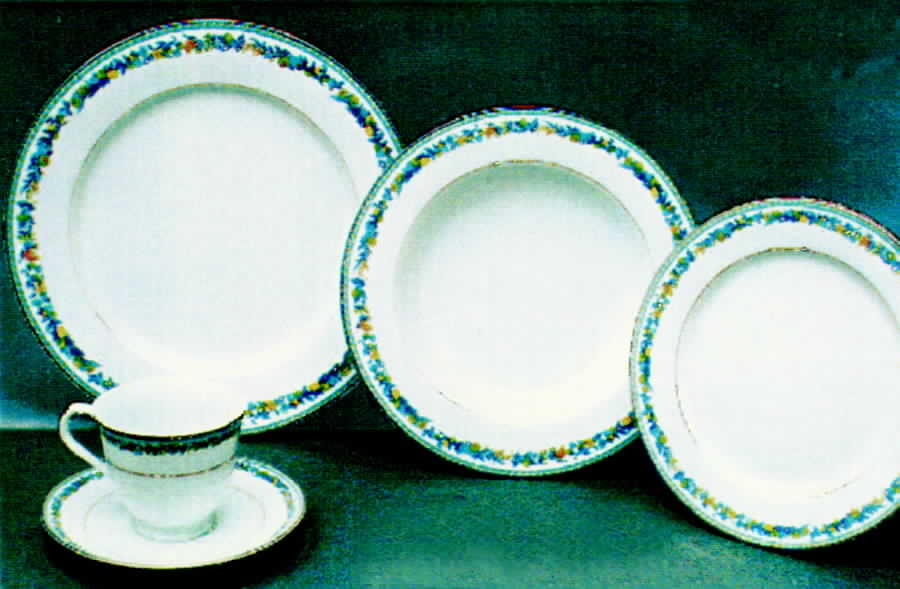 Hallow Wreath Dinner Plate by Newcor-1
