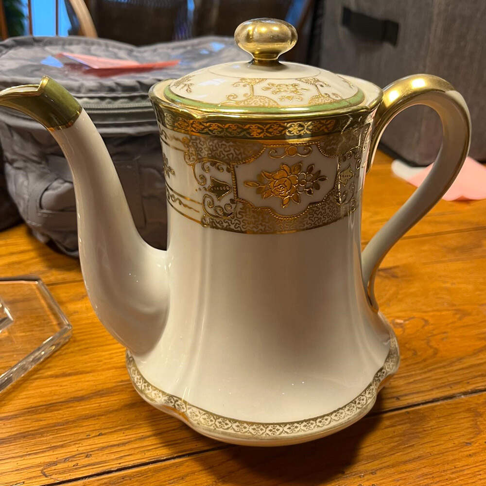 N1330 Coffee Pot & Lid by Noritake-1
