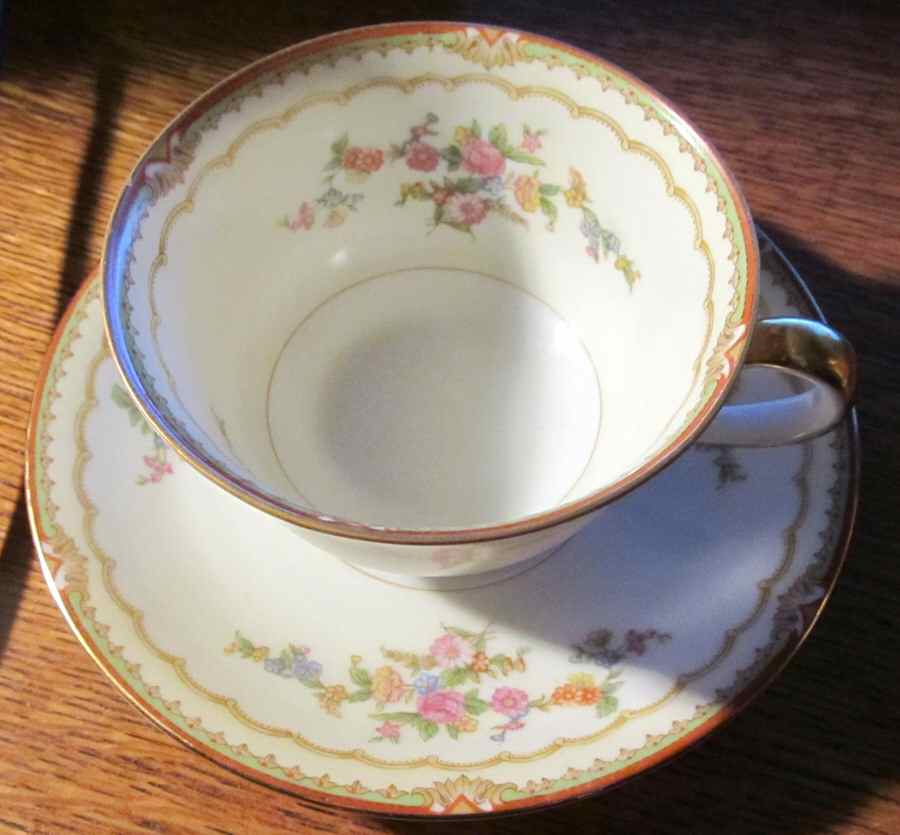 N1334 Footed Cup & Saucer Set by Noritake-1