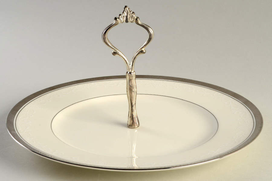 Ardmore Platinum Round Serving Plate with Handle (DP) by Noritake-1