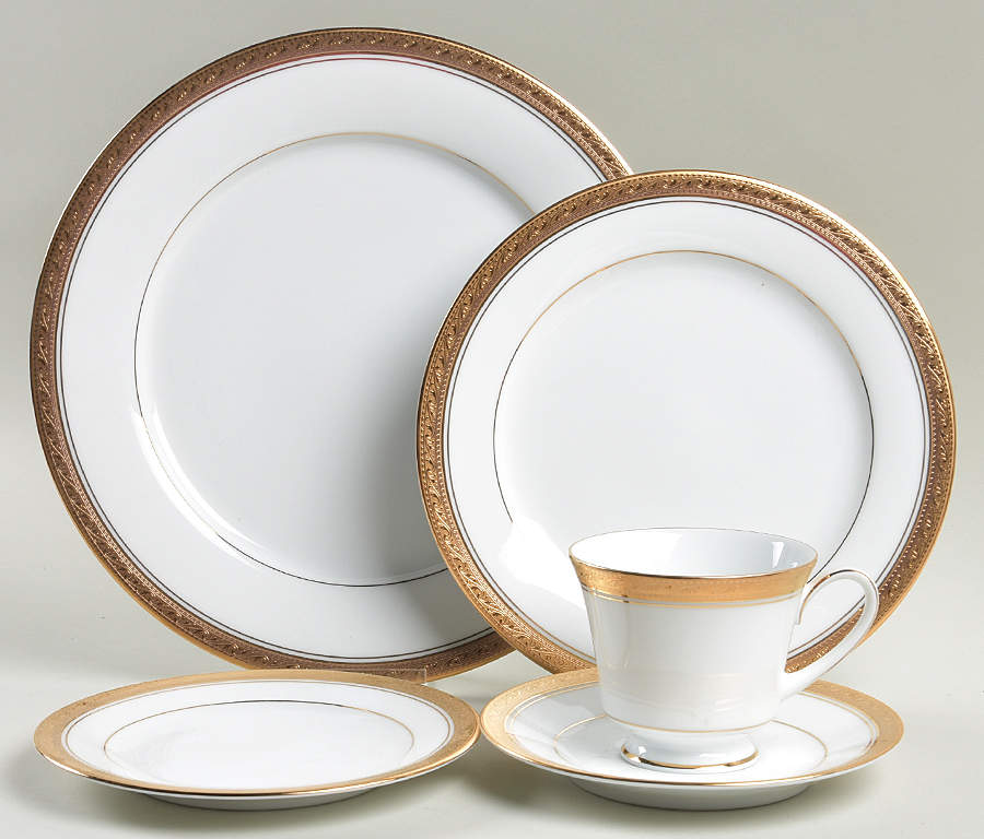 Crestwood Gold 5 Piece Place Setting by Noritake-1