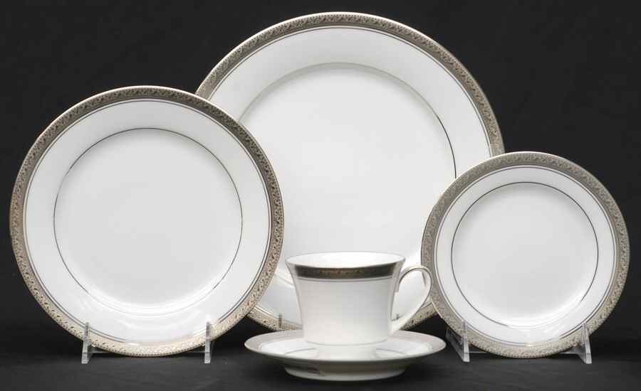 Crestwood Platinum 5 Piece Place Setting by Noritake-1