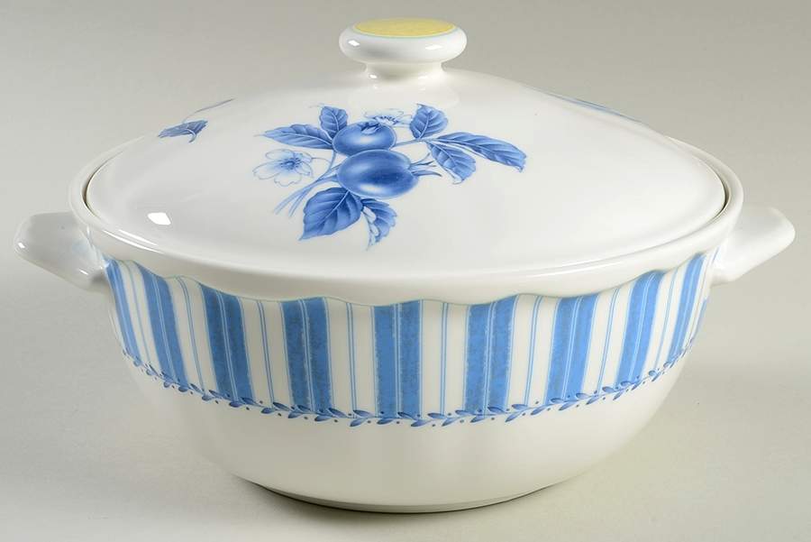 Gourmet Blue 1.5 Qt Round Covered Casserole by Noritake-1