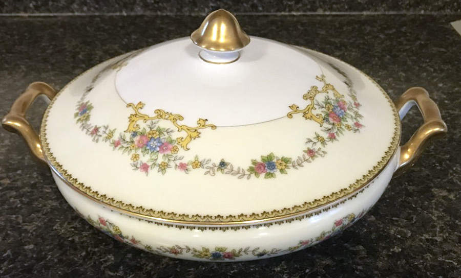 N1353 Round Covered Vegetable by Noritake-1