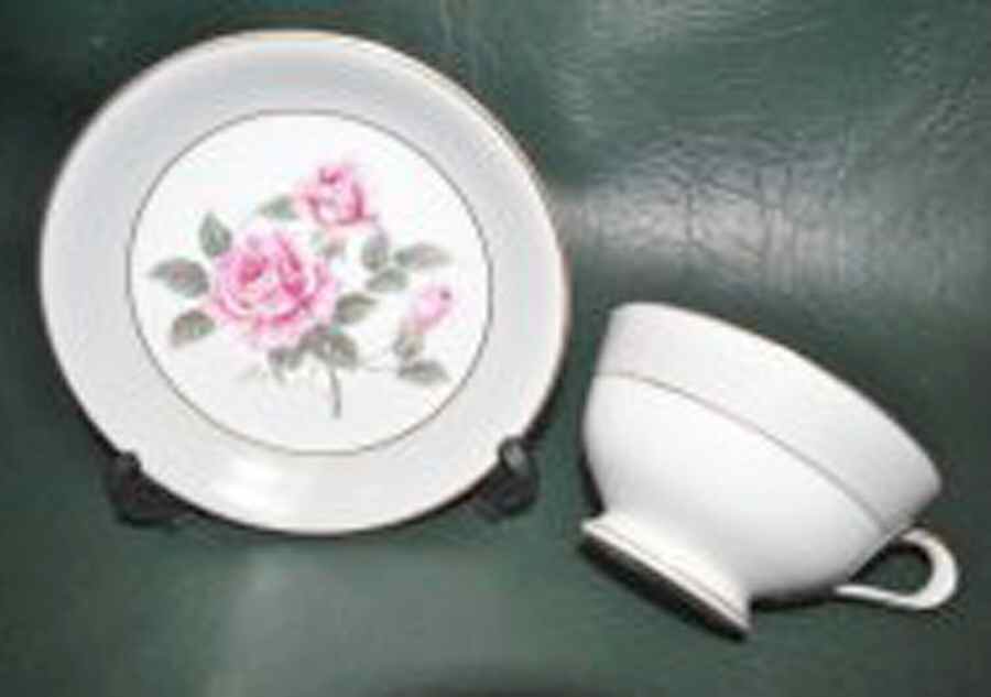 N1355 Footed Cup & Saucer Set by Noritake-1