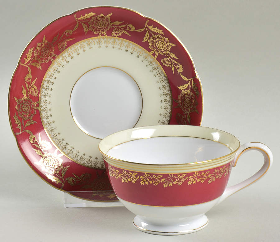 NGA1 Footed Cup & Saucer Set by Nagase-1
