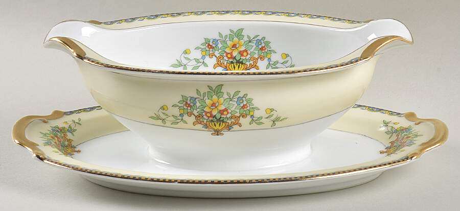 N1365 Gravy Boat with Attached Underplate by Noritake-1