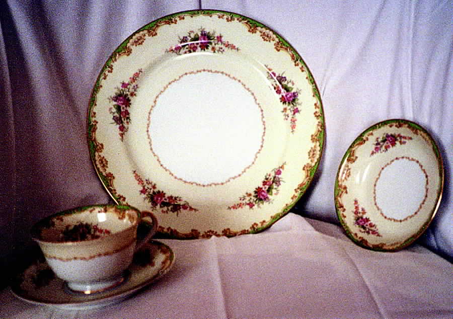 N1393 Footed Cup & Saucer Set by Noritake-1