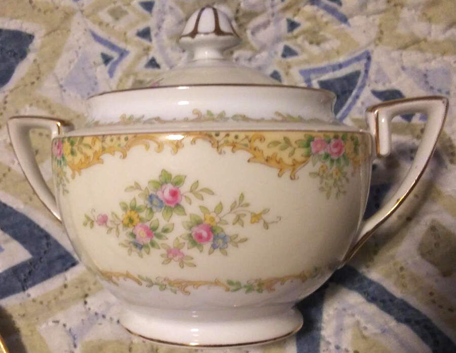 N1440 Sugar Bowl & Lid by Noritake-1
