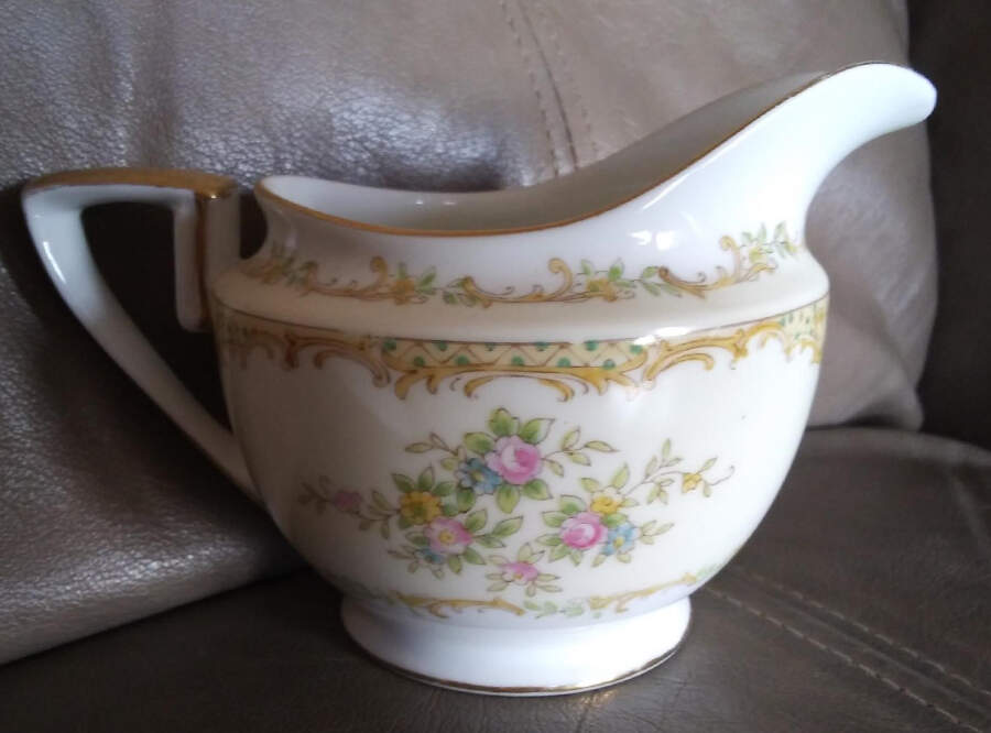 N1440 Creamer by Noritake-1