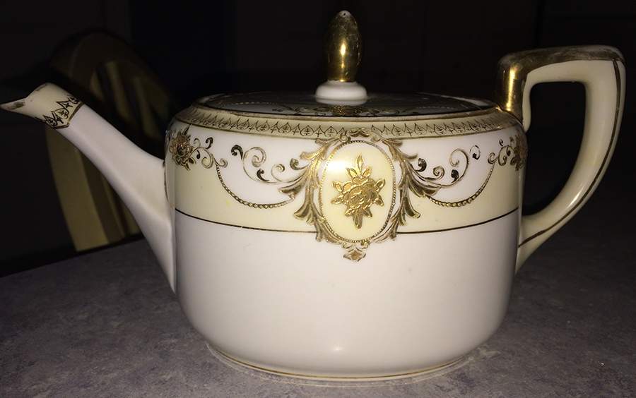 N1484 Teapot & Lid by Noritake-1