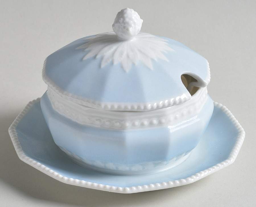 Perl Blue Sauce Boat with Attached Underplate & Lid by Nymphenburg-1