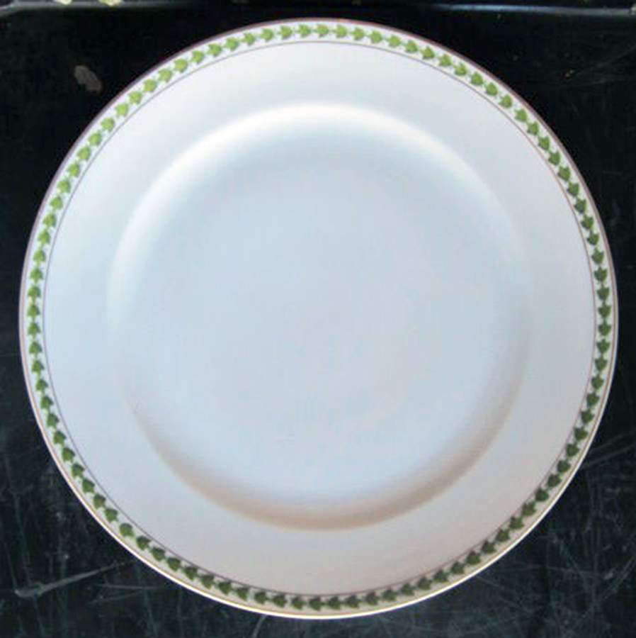 Laurel Dinner Plate by Nagoya Shokai-1