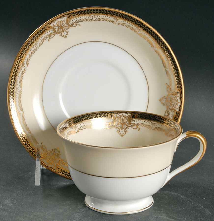 Valiere Oversized Cup & Saucer Set by Noritake-1