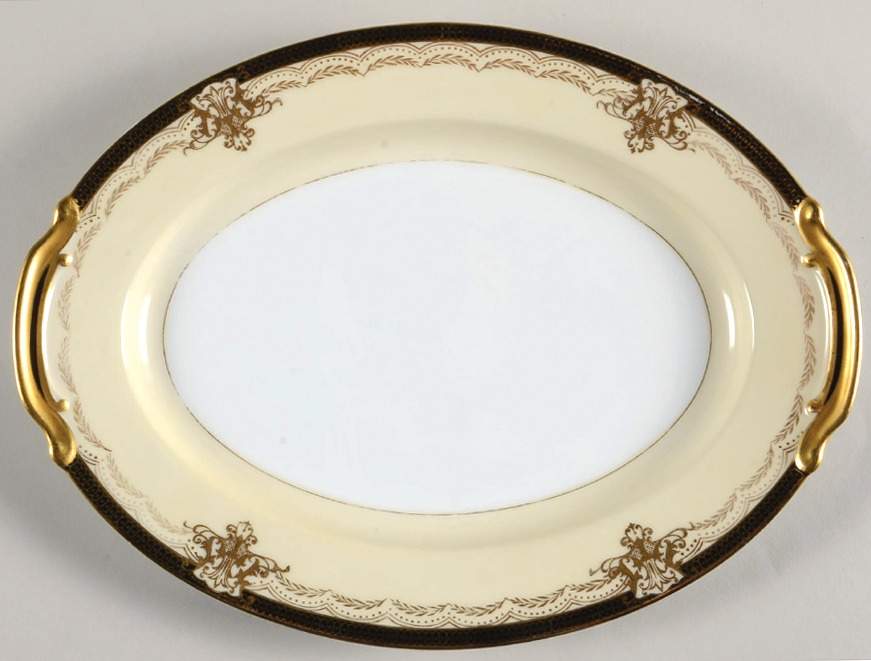 Valiere 11" Oval Serving Platter by Noritake-1