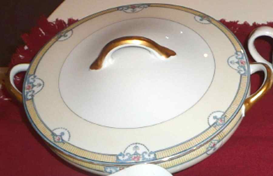 N1638 Round Covered Vegetable by Noritake-1
