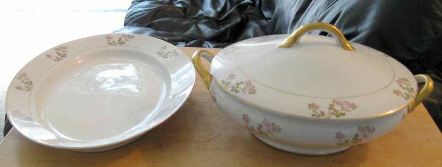 N1641 Dinner Plate by Noritake-1
