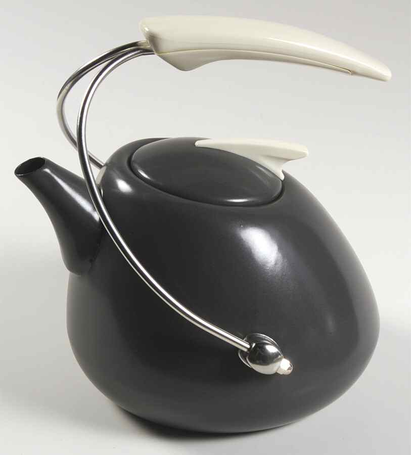 Colorwave Graphite Metal Kettle & Lid by Noritake-1
