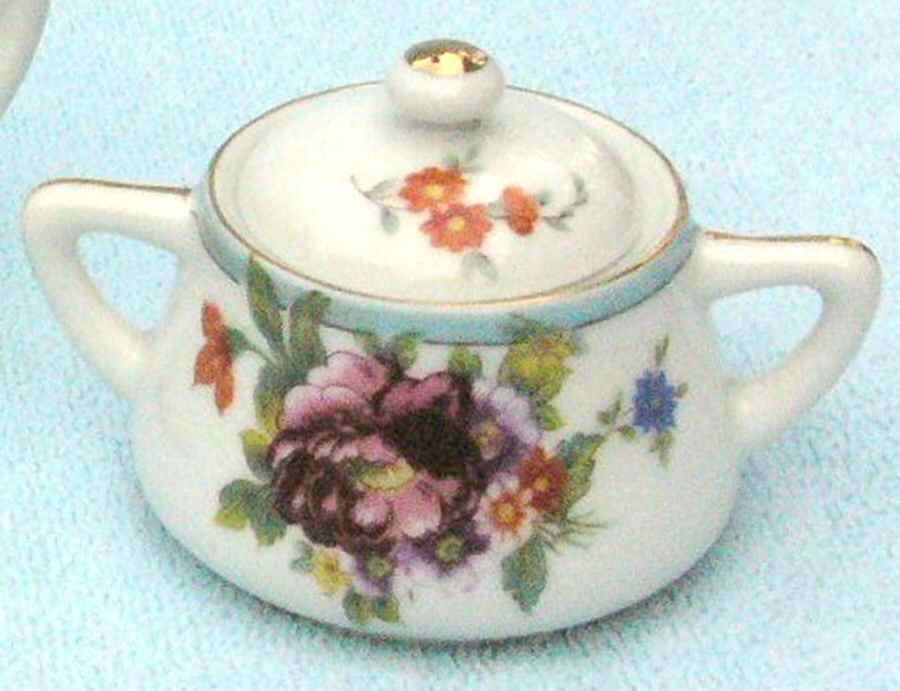 N1662 Child's Sugar Bowl & Lid by Noritake-1
