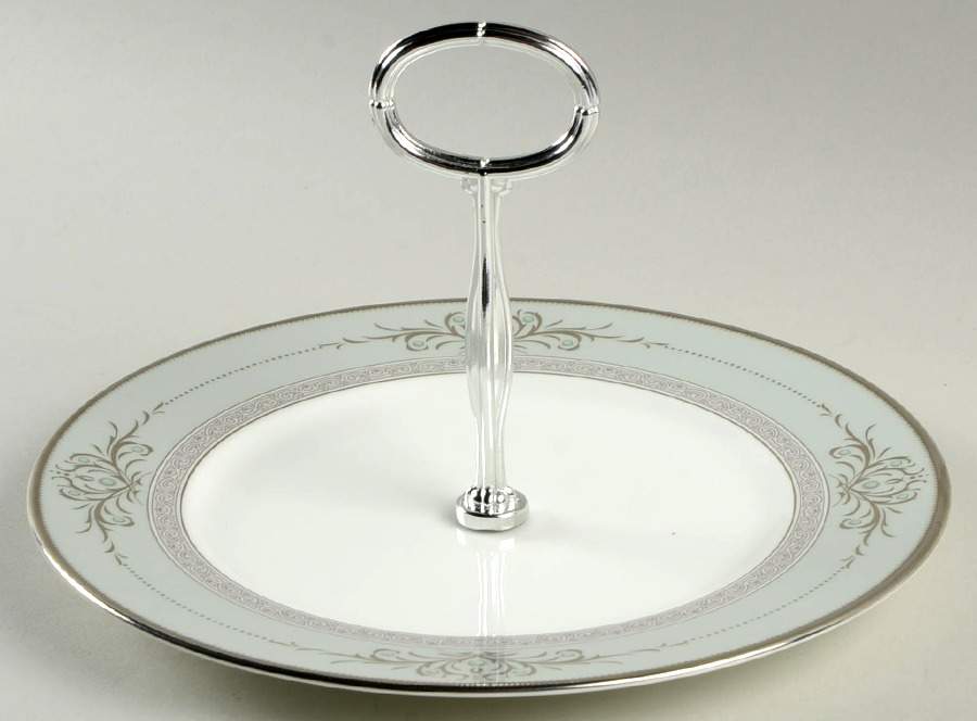 Yasmin Round Serving Plate with Handle (LPA) by Noritake-1