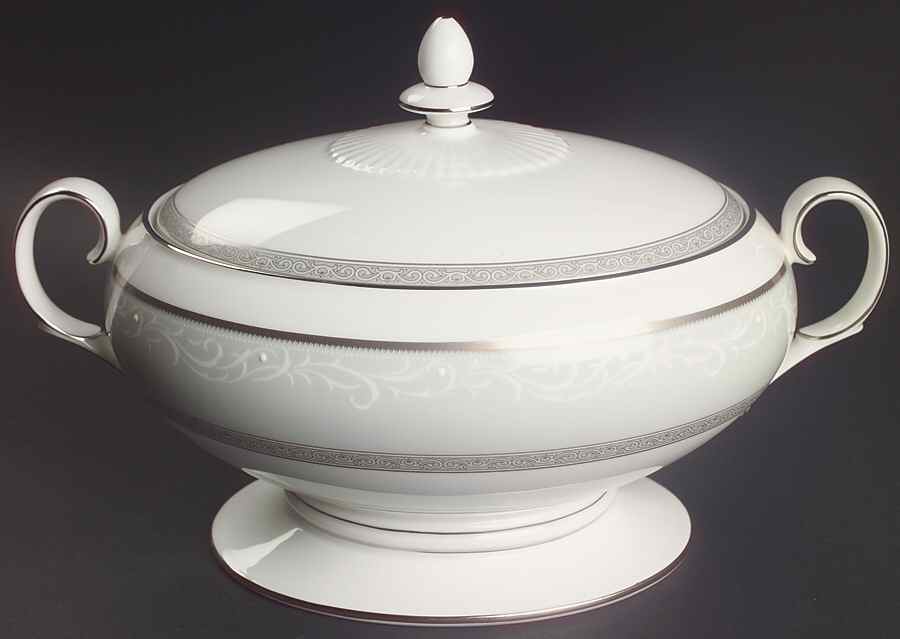 Yasmin Oval Covered Vegetable by Noritake-1