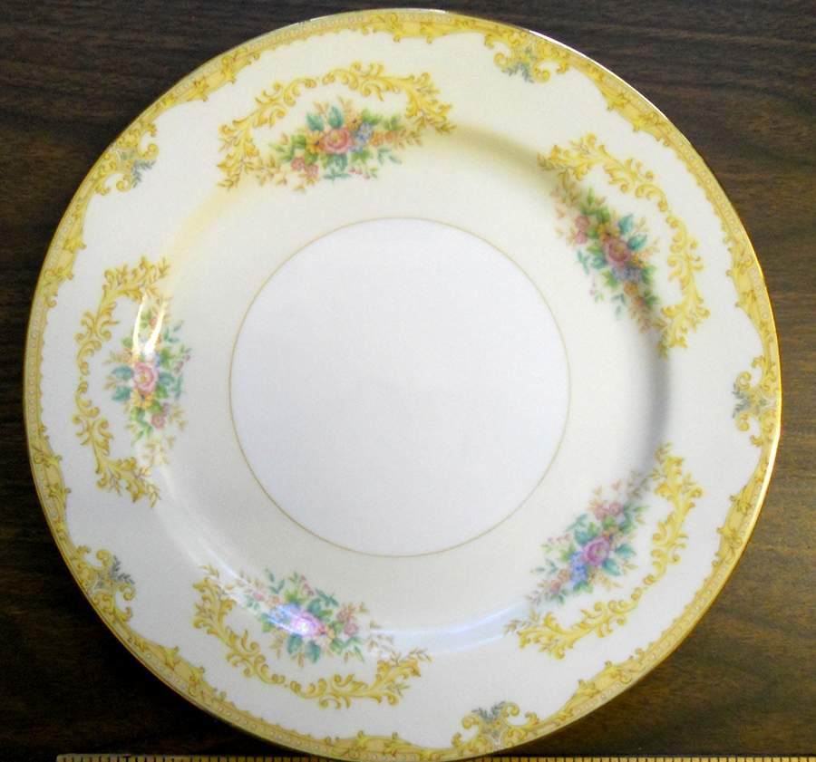 N1692 Dinner Plate by Noritake-1