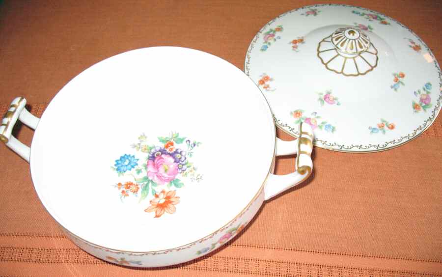 N1695 Round Covered Vegetable by Noritake-1