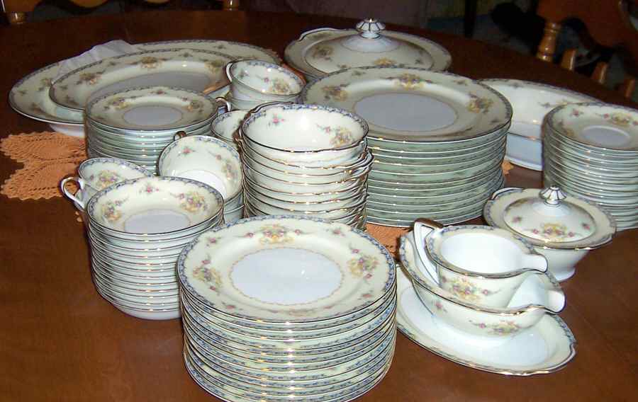 N1717 Sugar Bowl & Lid by Noritake-1