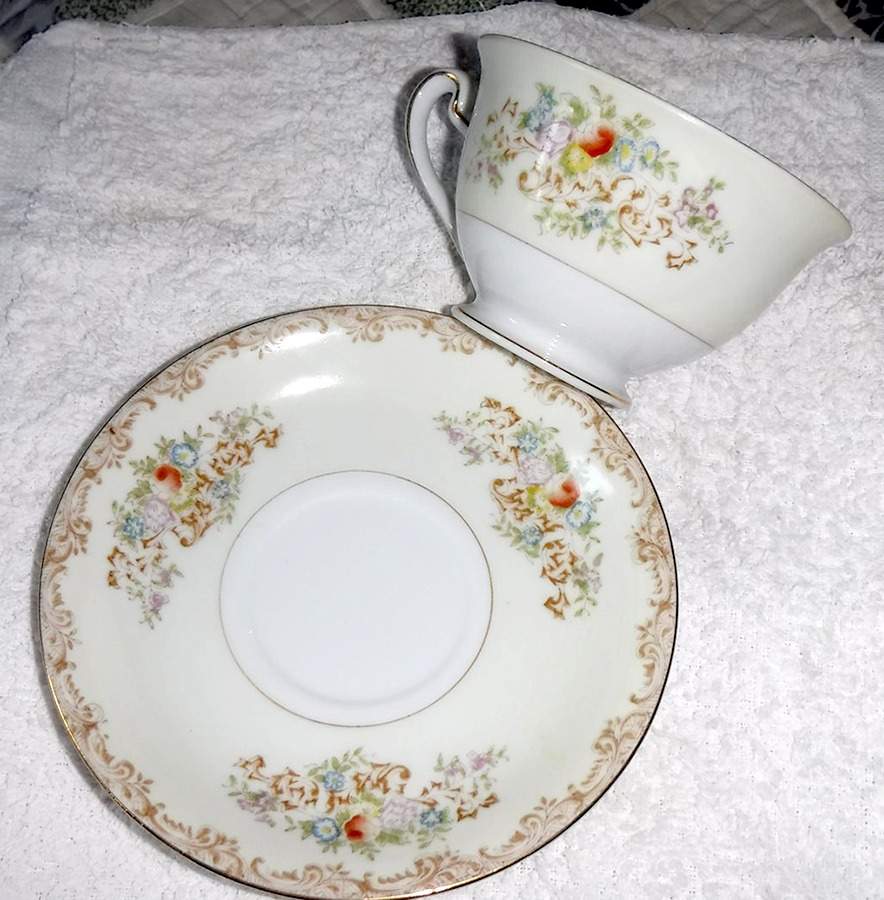 NAT39 Footed Cup & Saucer Set by National China-1