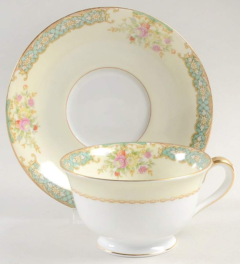 N1724 Footed Cup & Saucer Set by Noritake-1