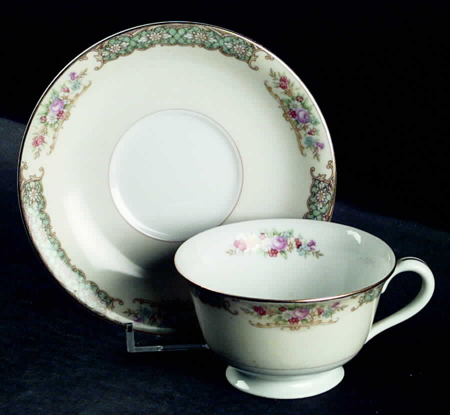 N1728 Footed Cup & Saucer Set by Noritake-1